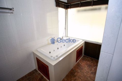 House in Pattaya, Thailand 3 bedrooms № 197220 - photo 14