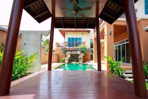 House in Pattaya, Thailand 3 bedrooms № 197220 - photo 12