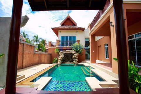 House in Pattaya, Thailand 3 bedrooms № 197220 - photo 4