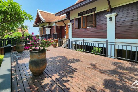 Villa in Chiang Mai, Thailand 3 bedrooms № 150388 - photo 17