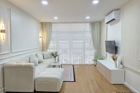 House in Bangkok, Thailand 4 bedrooms № 190277 - photo 2