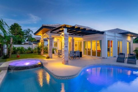 Вилла в Хуа Хине, Таиланд с 3 спальнями  № 158903