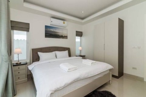 Villa in Hua Hin, Thailand 4 bedrooms № 158900 - photo 9