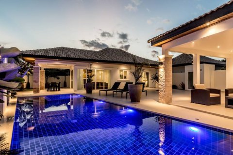 Villa in Hua Hin, Thailand 4 bedrooms № 158900