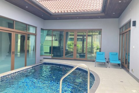 Villa in Bang Tao, Thailand 3 bedrooms № 116683 - photo 1