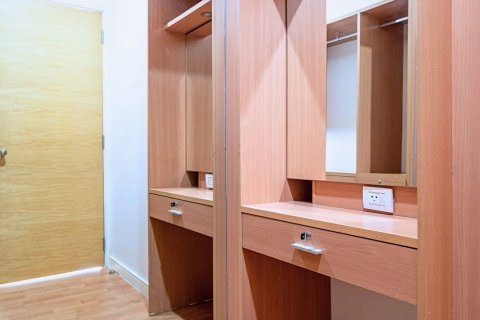 Condo à Khlong Toei, Bangkok, Thaïlande, 2 chambres  № 136247 - photo 13