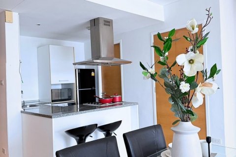 Condo à Khlong Toei, Bangkok, Thaïlande, 2 chambres  № 136247 - photo 10