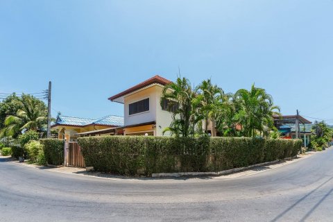 Villa in Phuket, Thailand 5 bedrooms № 135907 - photo 2