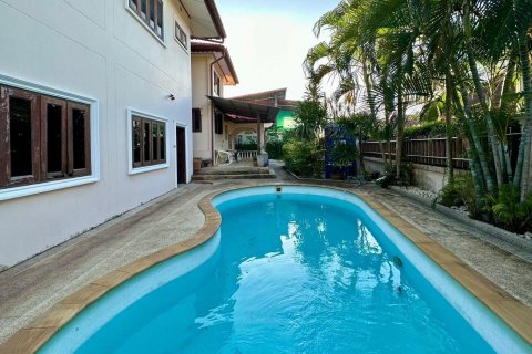 Villa in Phuket, Thailand 5 bedrooms № 135907 - photo 8