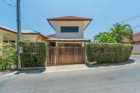 Villa in Phuket, Thailand 5 bedrooms № 135907 - photo 1