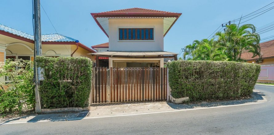 Villa in Phuket, Thailand 5 bedrooms № 135907