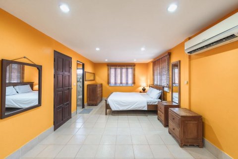 Villa in Phuket, Thailand 5 bedrooms № 135907 - photo 18