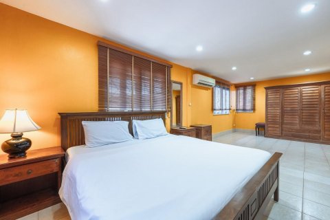 Villa in Phuket, Thailand 5 bedrooms № 135907 - photo 22