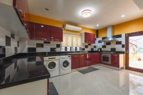 Villa in Phuket, Thailand 5 bedrooms № 135907 - photo 13