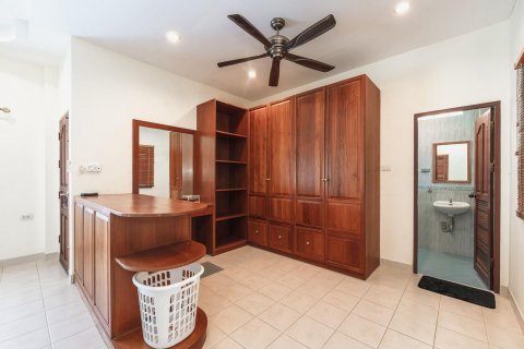 Villa in Phuket, Thailand 5 bedrooms № 135907 - photo 16