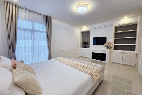 Villa à Pattaya, Thaïlande 3 chambres № 135908 - photo 11