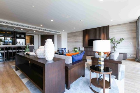 Condo in Bangkok, Thailand, 3 bedrooms № 183702 - photo 9