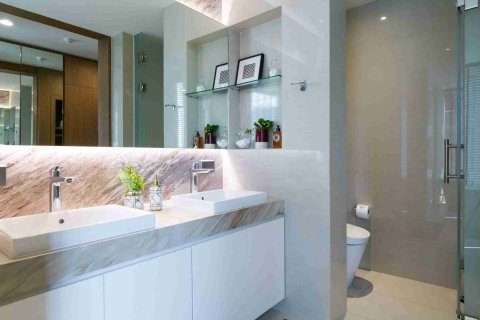 Condo in Bangkok, Thailand, 3 bedrooms № 183702 - photo 17