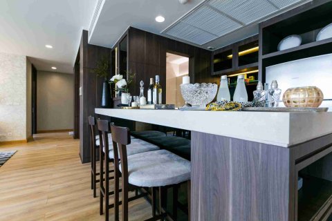 Condo in Bangkok, Thailand, 3 bedrooms № 183702 - photo 4