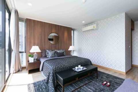 Condo in Bangkok, Thailand, 3 bedrooms № 183702 - photo 19