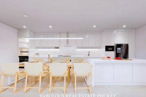 Villa in Phuket, Thailand 3 bedrooms № 179784 - photo 8
