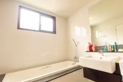 Maison à Bang Kaeo, Thaïlande 4 chambres № 173291 - photo 7