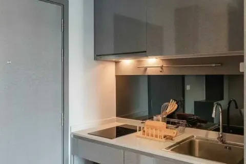 Studio in the Condo in Phra Khanong, Bangkok, Thailand  № 162917 - photo 3