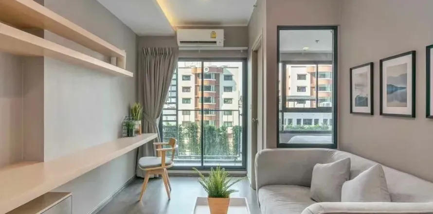 Studio in the Condo in Phra Khanong, Bangkok, Thailand  № 162917