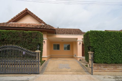 House in Kathu, Thailand 3 bedrooms № 162912 - photo 3