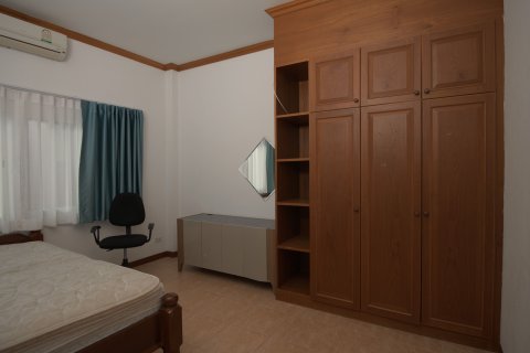 House in Kathu, Thailand 3 bedrooms № 162912 - photo 10