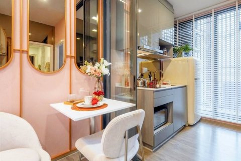 Condo in Bangkok, Thailand, 1 bedroom  № 115032 - photo 8