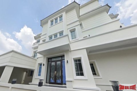 Villa à Bangkok, Thaïlande 5 chambres № 193940