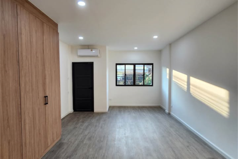 Townhouse in Bangkok, Thailand 2 bedrooms № 189536