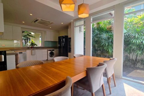 Дом в Бангкоке, Таиланд с 3 спальнями  № 161089 - фото 3