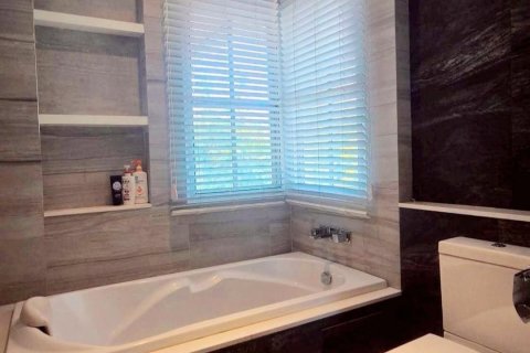 Maison à Bangkok, Thaïlande 3 chambres № 161089 - photo 8