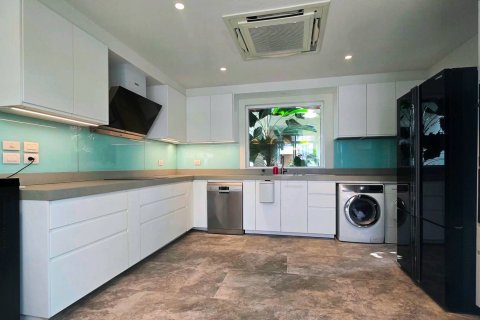 Дом в Бангкоке, Таиланд с 3 спальнями  № 161089 - фото 5