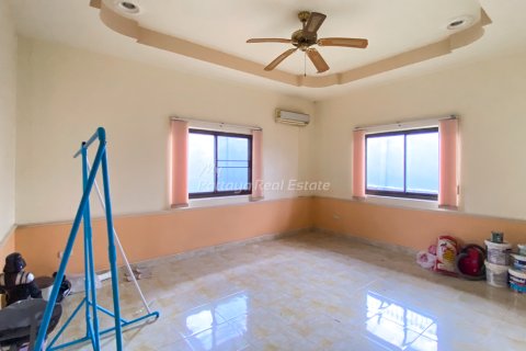 House in Bang Lamung, Thailand 4 bedrooms № 161087 - photo 21