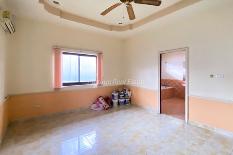 House in Bang Lamung, Thailand 4 bedrooms № 161087 - photo 22