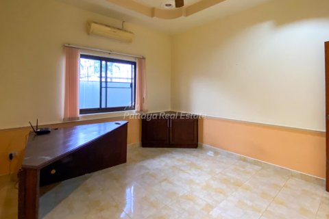 House in Bang Lamung, Thailand 4 bedrooms № 161087 - photo 14