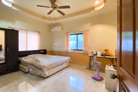 House in Bang Lamung, Thailand 4 bedrooms № 161087 - photo 16