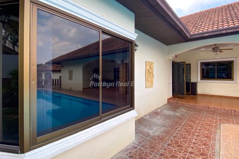 House in Bang Lamung, Thailand 4 bedrooms № 161087 - photo 29
