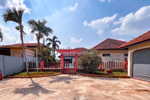 House in Bang Lamung, Thailand 4 bedrooms № 161087