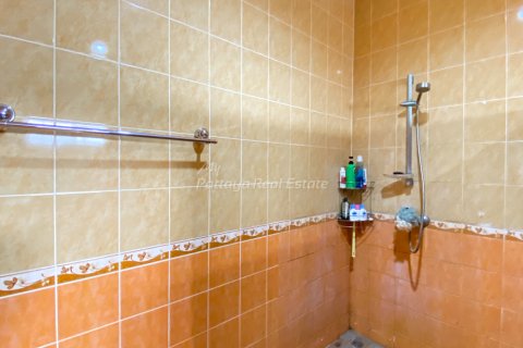 House in Bang Lamung, Thailand 4 bedrooms № 161087 - photo 20