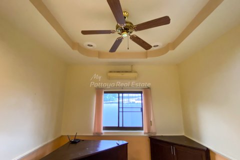 House in Bang Lamung, Thailand 4 bedrooms № 161087 - photo 13