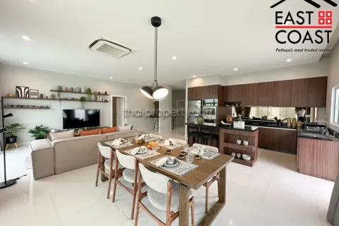 Casa de 3 dormitorios en Pattaya, Tailandia № 213732 - foto 5