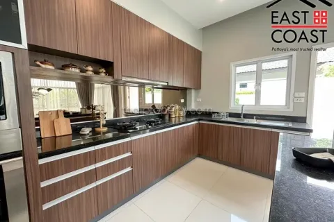 Casa de 3 dormitorios en Pattaya, Tailandia № 213732 - foto 9