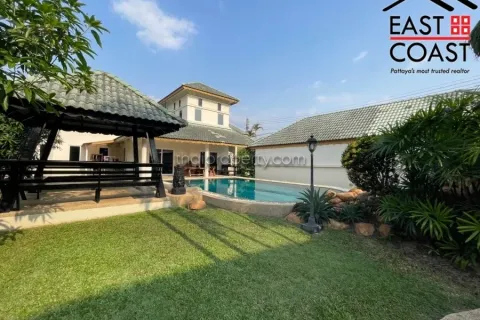 Casa de 3 dormitorios en Pattaya, Tailandia № 213735 - foto 4