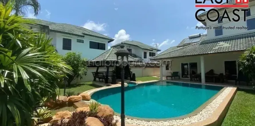 Casa de 3 dormitorios en Pattaya, Tailandia № 213735