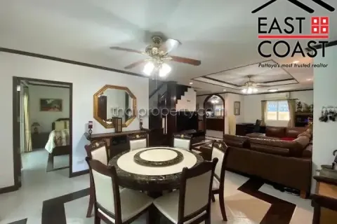 Casa de 3 dormitorios en Pattaya, Tailandia № 213735 - foto 17