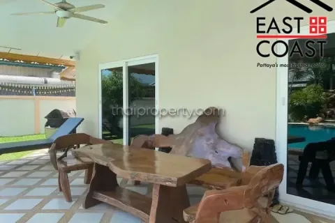 Casa de 3 dormitorios en Pattaya, Tailandia № 213735 - foto 15